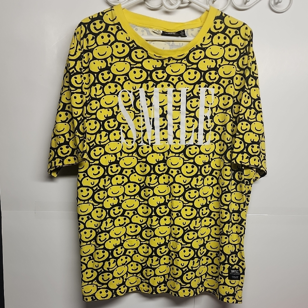 Wesc Stockholm Sweden Yellow Smile Graphic Tee XL/M XXL/W  FUN FESTIVE PARTY